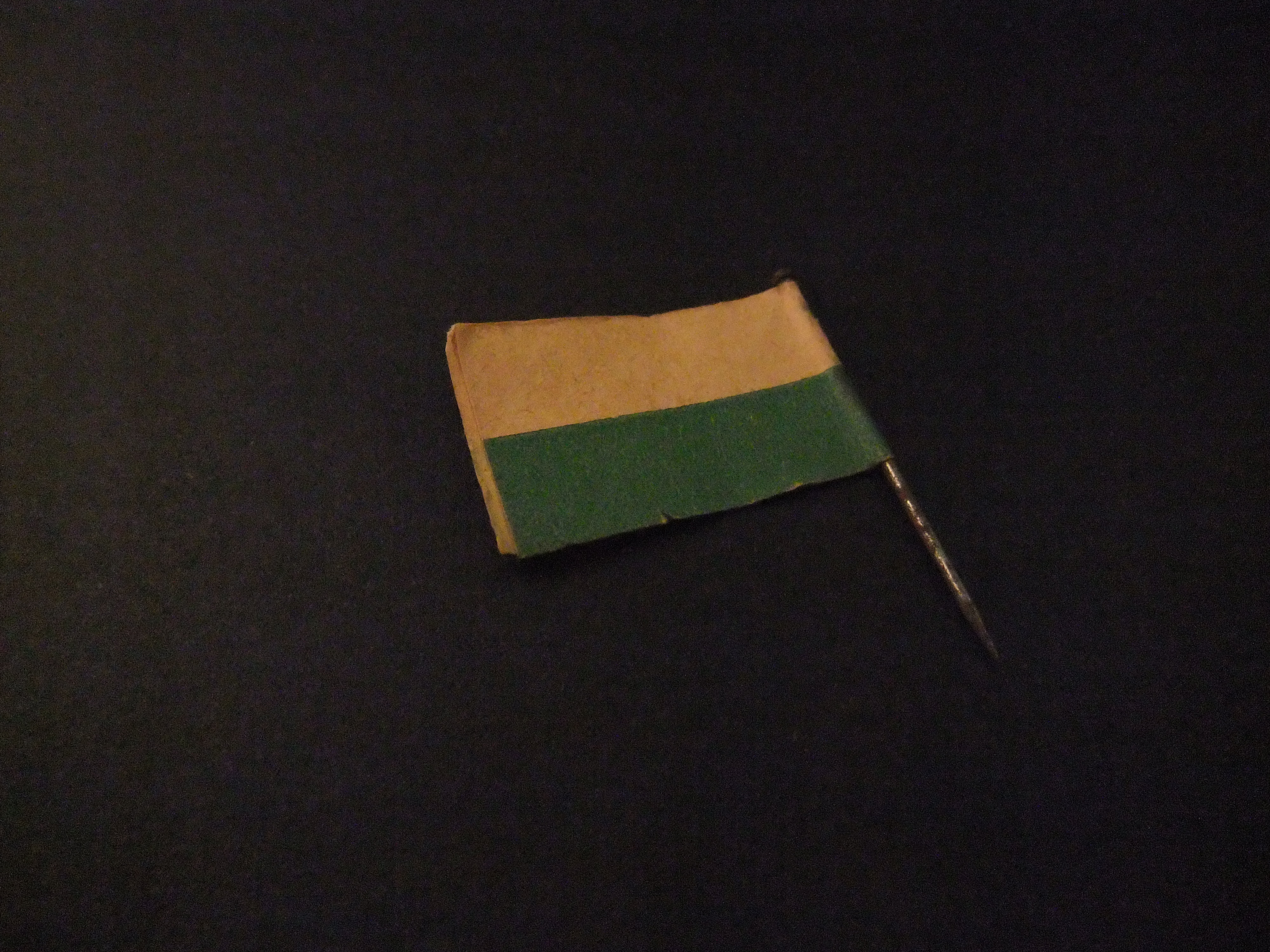 Oud vlaggetje ( wit groen )